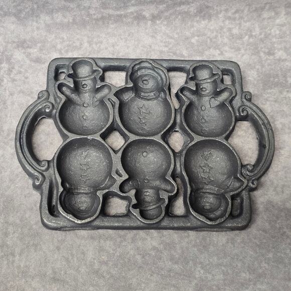 Vintage Cast Iron Snowman 10 Baking Tray Mold Cooking Crafting Winter Christmas - Picture 7 of 7